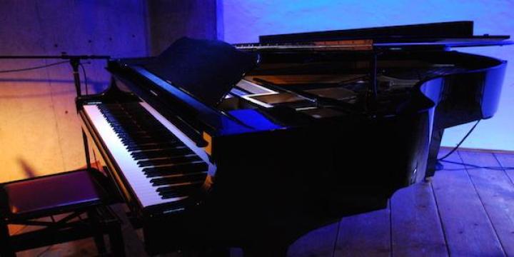com. cafe 音倉のライブrh